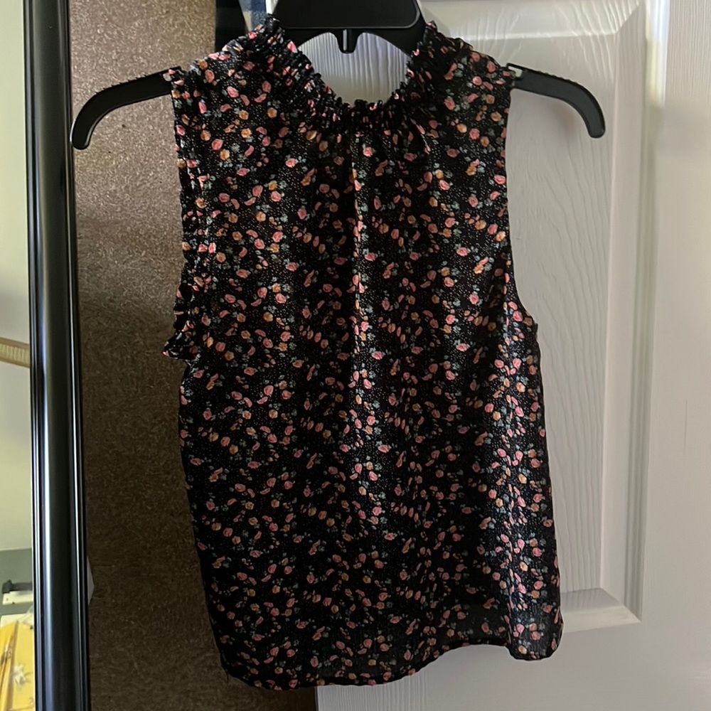 Women’s small tank top